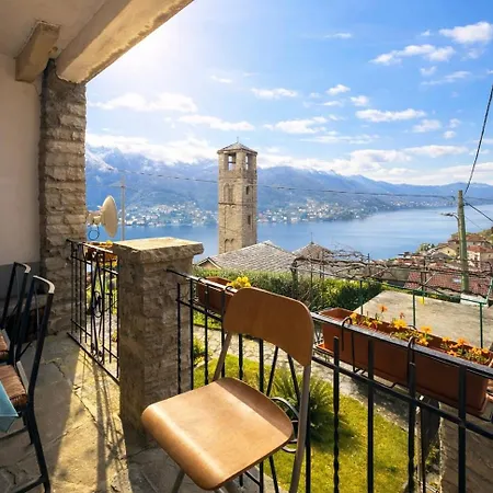 Casa vacanze View And Private Garden House For 6
