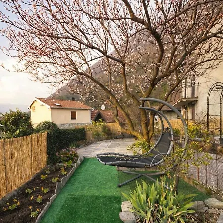View And Private Garden House For 6 Casa vacanze